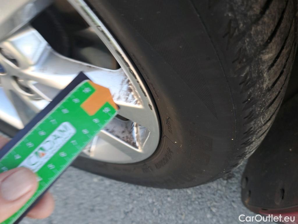  Ford  Mondeo FORD  / 2014 / 5P / familiar 2.0 TDCi 110kW Trend Powershift SB #14