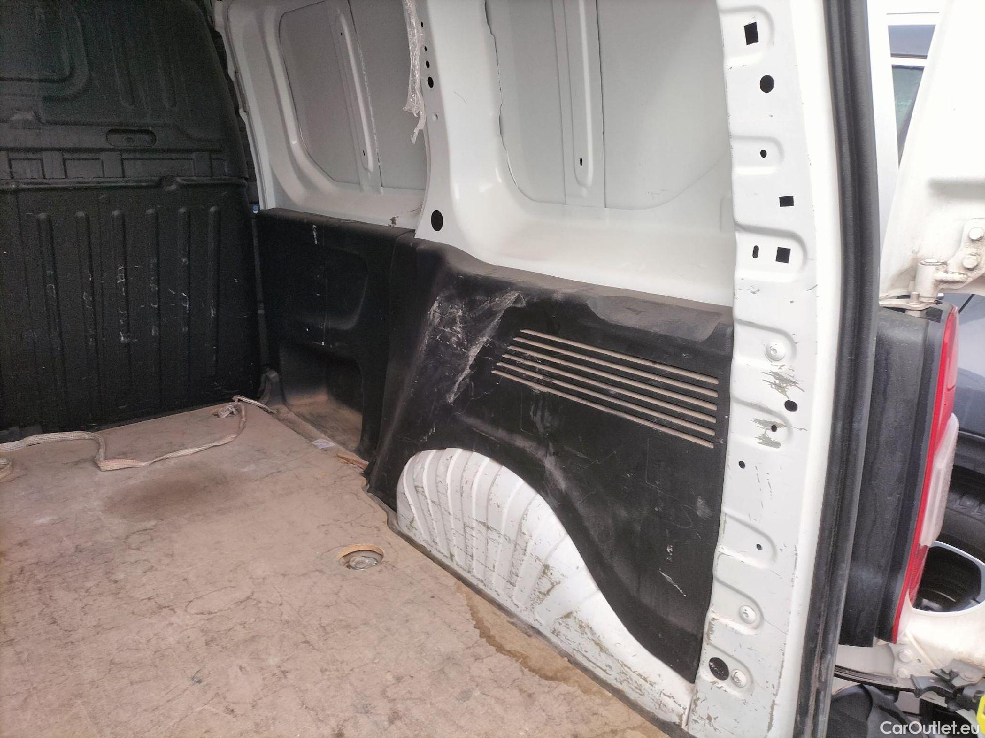  Citroen  Berlingo CITROEN  / 2018 / 3P / furgón derivado de turismo Talla M BlueHDi 55kW CONTROL #36