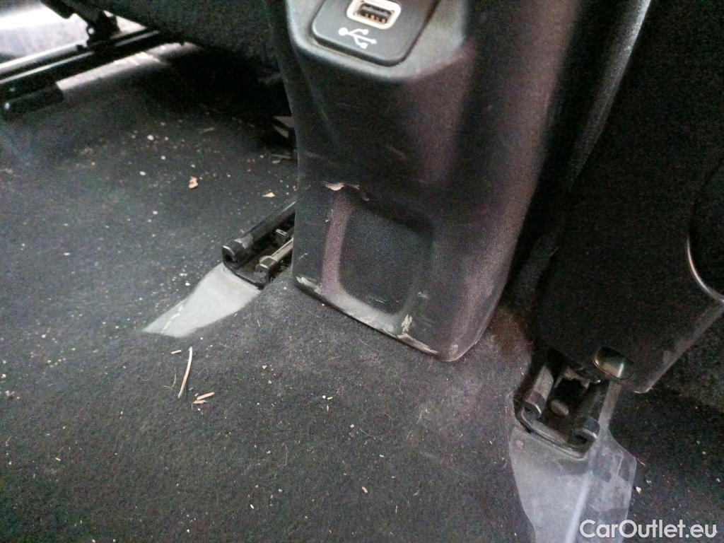  Jeep  Patriot JEEP Renegade / 2014 / 5P / todoterreno 2.0 Mjet 103kW (140CV) Night Eagle 4x4(SP) #3