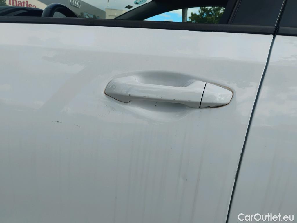  KIA  Cee'd KIA Ceed / 2018 / 5P / berlina con portón 1.0 T-GDi 88kW (120CV) Concept #32