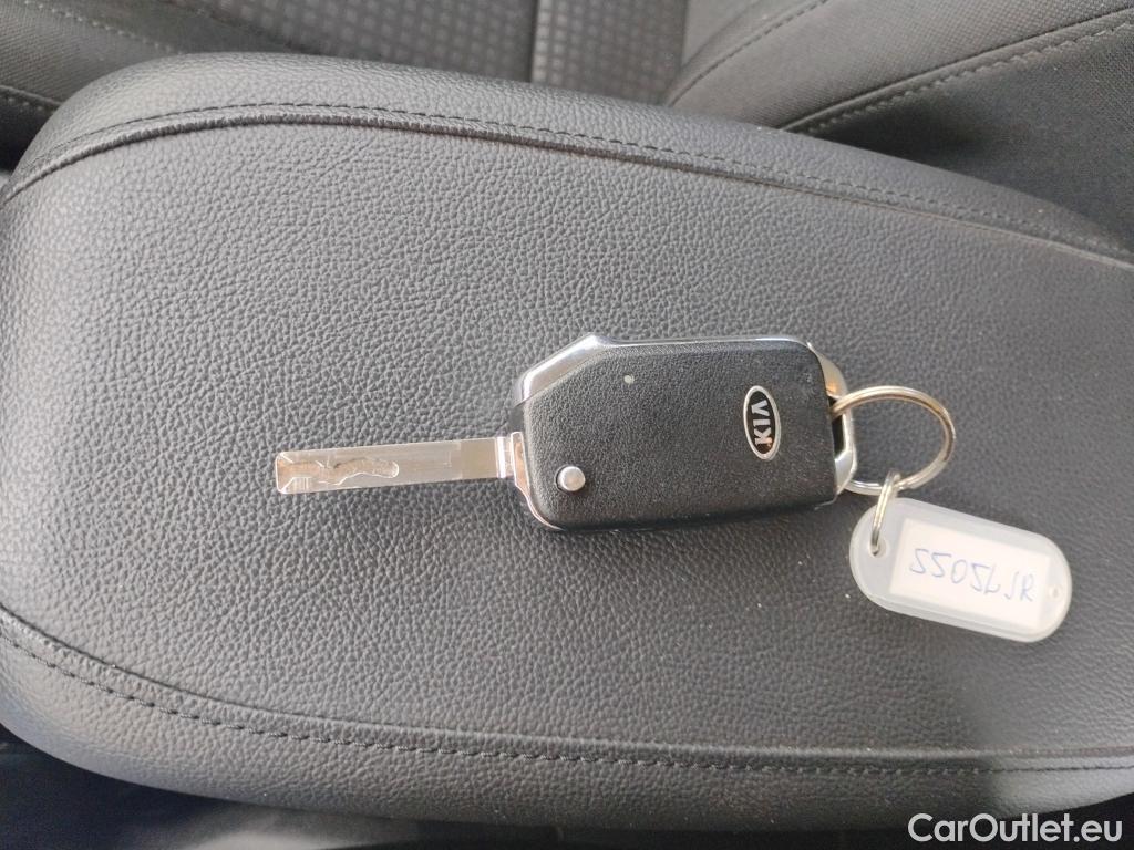  KIA  Cee'd KIA Ceed / 2018 / 5P / berlina con portón 1.0 T-GDi 88kW (120CV) Concept #2