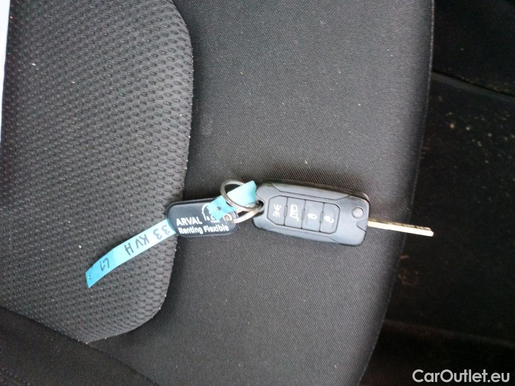  Jeep  Patriot JEEP Renegade / 2014 / 5P / todoterreno 2.0 Mjet 103kW (140CV) Night Eagle 4x4(SP) #1