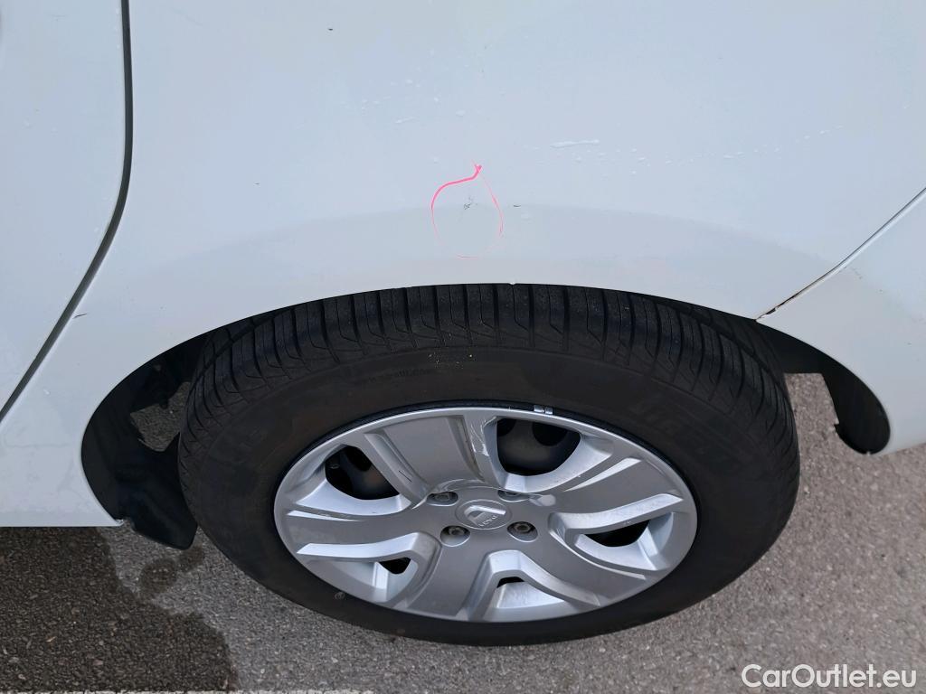  Dacia  Sandero DACIA  / 2016 / 5P / berlina con portón Comfort Blue dCi 70kW (95CV) #26