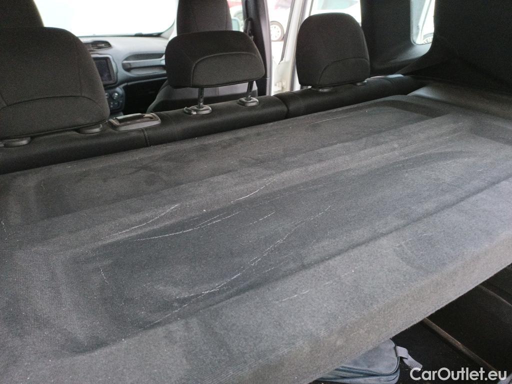  Jeep  Patriot JEEP Renegade / 2014 / 5P / todoterreno 2.0 Mjet 103kW (140CV) Night Eagle 4x4(SP) #9