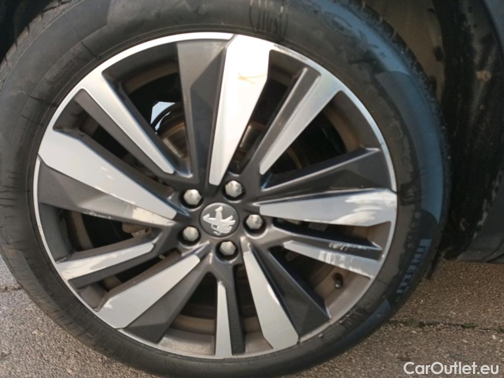  Peugeot  3008 PEUGEOT  / 2016 / 5P / todoterreno PureTech 132kW (180CV) EAT8 GT Line #9