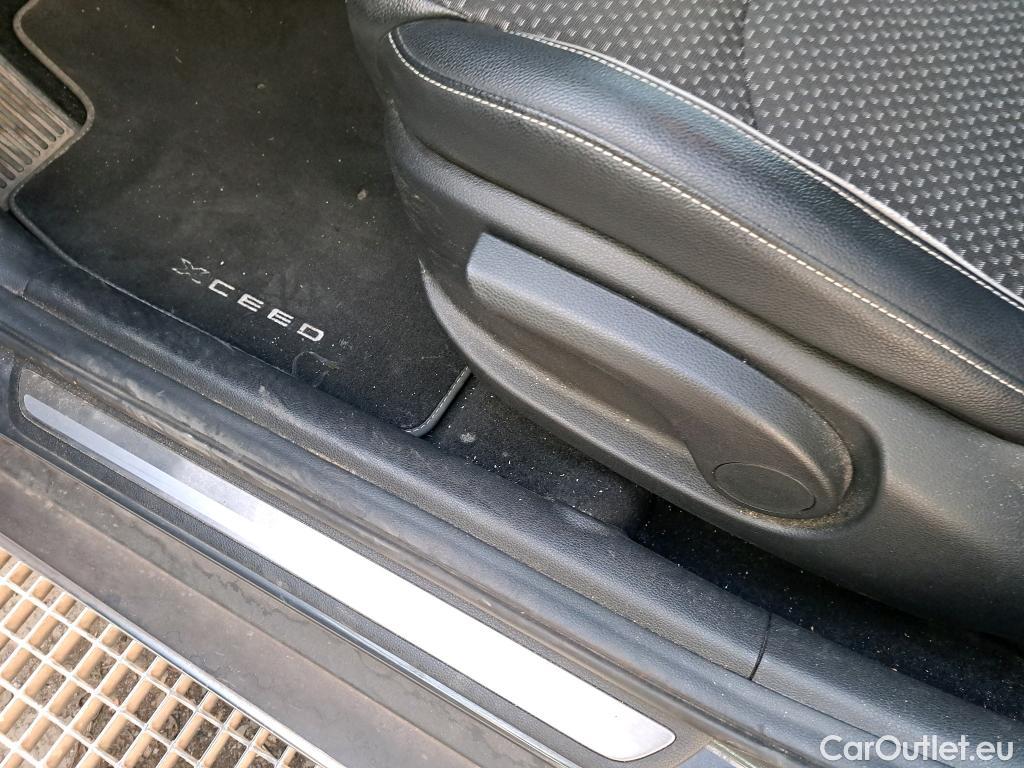  KIA  XCeed KIA  1.6 GDi PHEV 104kW (141CV) eDrive (AC) #16