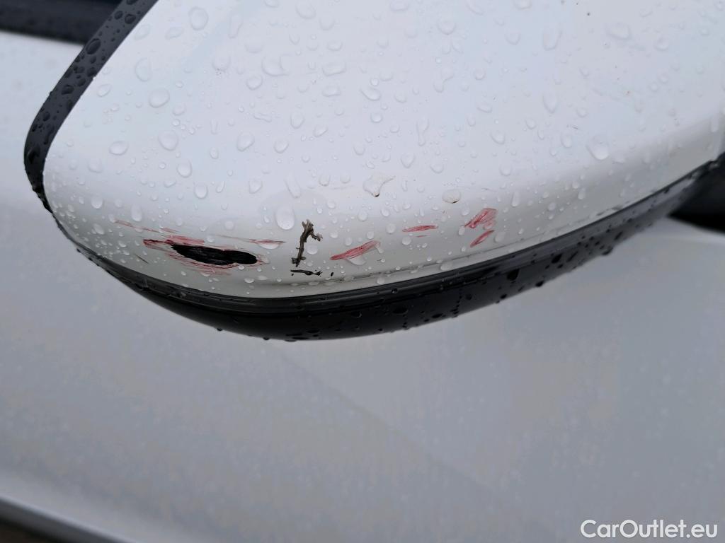  Peugeot  2008 PEUGEOT  / 2019 / 5P / todoterreno Allure BlueHDI 81kW (110CV) #12