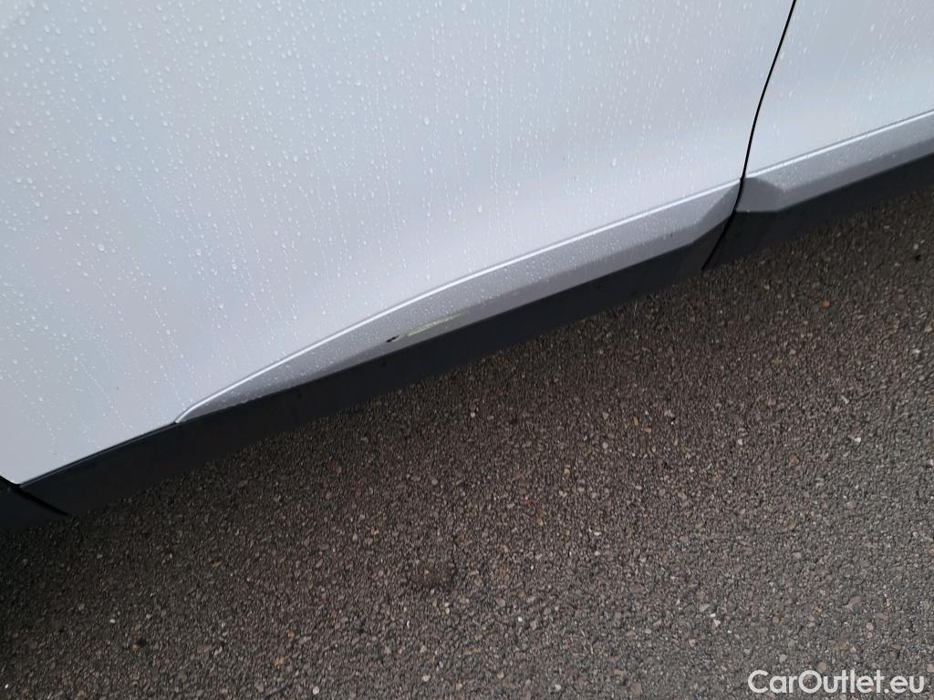  Peugeot  2008 PEUGEOT  / 2019 / 5P / todoterreno Allure BlueHDI 81kW (110CV) #9