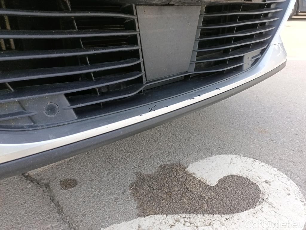  Peugeot  2008 PEUGEOT  / 2019 / 5P / todoterreno Allure Puretech 100 S&S BVM6 (CX) #12