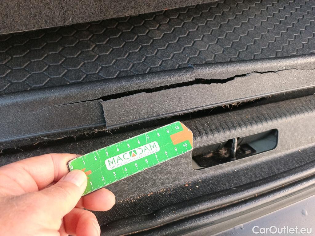  Peugeot  3008 PEUGEOT  / 2016 / 5P / todoterreno PureTech 132kW (180CV) EAT8 GT Line #4