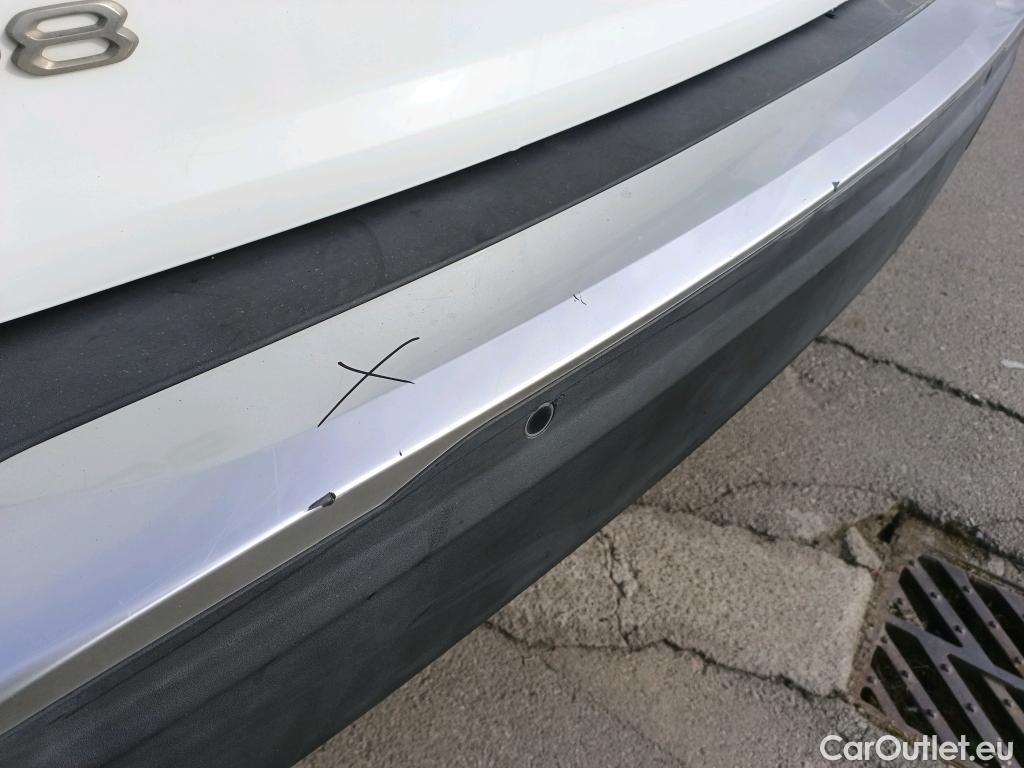  Peugeot  2008 PEUGEOT  / 2019 / 5P / todoterreno Allure Puretech 100 S&S BVM6 (CX) #14