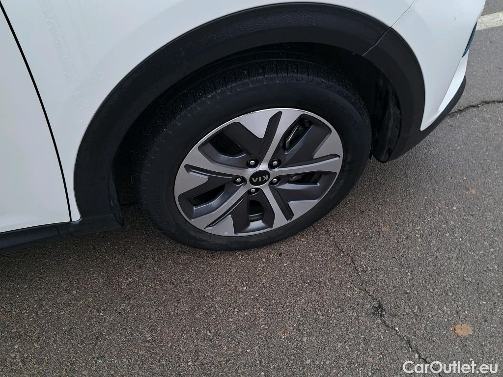  KIA  Niro KIA e- / 2016 / 5P / crossover e- 150kW (204CV) Drive (Long Range) #7