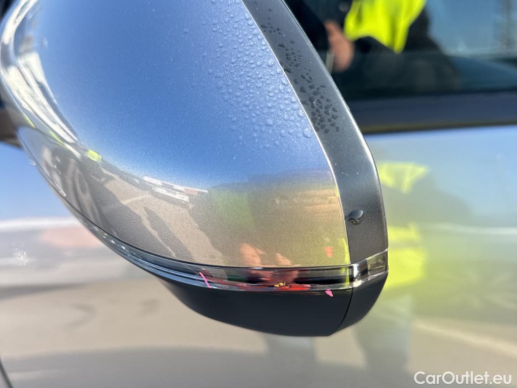  Peugeot  3008 PEUGEOT  / 2016 / 5P / todoterreno 1.5 BlueHDi 96kW (130CV) S&S Active (AC) #37