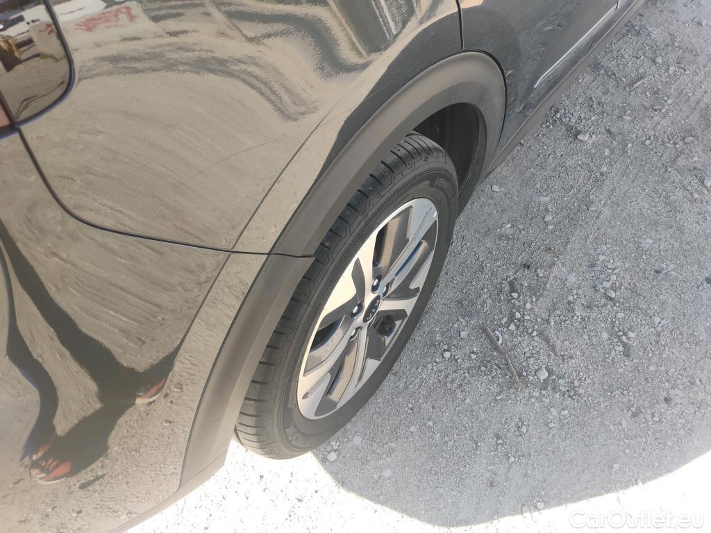  KIA  Niro KIA e- / 2016 / 5P / crossover e- 150kW (204CV) Drive (Long Range) #10