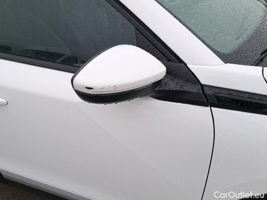  Peugeot  2008 PEUGEOT  / 2019 / 5P / todoterreno Allure BlueHDI 81kW (110CV) #11