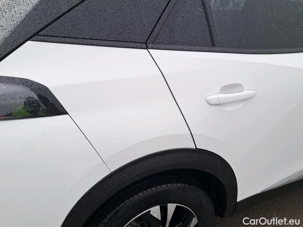  Peugeot  2008 PEUGEOT  / 2019 / 5P / todoterreno Allure BlueHDI 81kW (110CV) #17