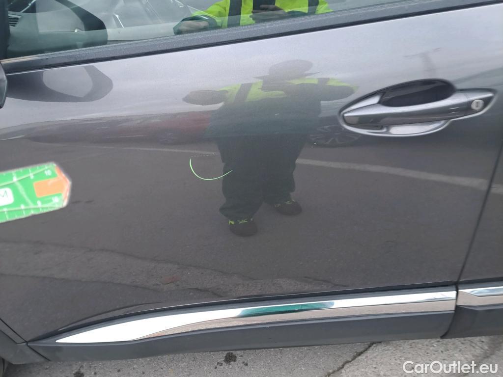  Peugeot  3008 PEUGEOT  Hybrid / 2020 / 5P / todoterreno 225 e-EAT8 Allure (AC2) #14