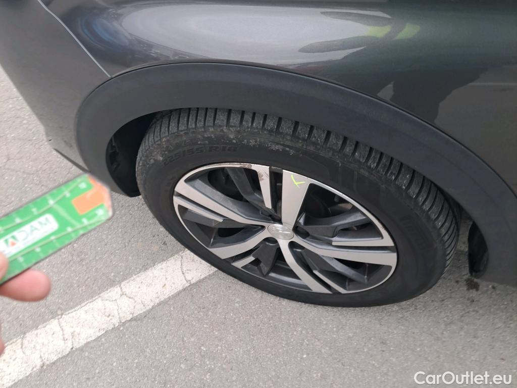  Peugeot  3008 PEUGEOT  Hybrid / 2020 / 5P / todoterreno 225 e-EAT8 Allure (AC2) #3