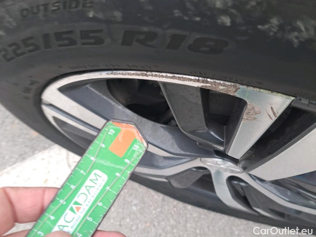  Peugeot  3008 PEUGEOT  Hybrid / 2020 / 5P / todoterreno 225 e-EAT8 Allure (AC2) #4