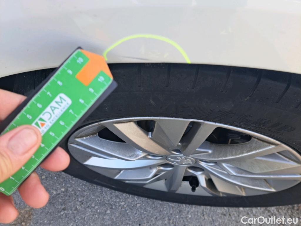  Peugeot  508 PEUGEOT  / 2018 / 5P / berlina con portón 5P Active Pack BlueHDi 130 S&S EAT8 #10