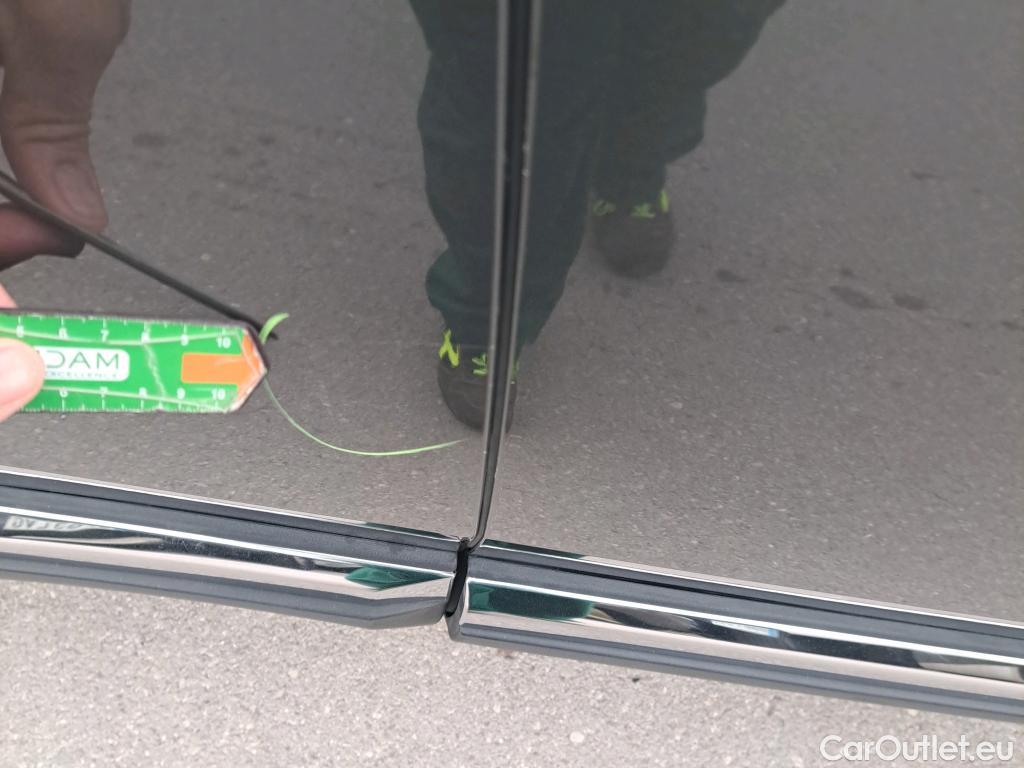  Peugeot  3008 PEUGEOT  Hybrid / 2020 / 5P / todoterreno 225 e-EAT8 Allure (AC2) #19