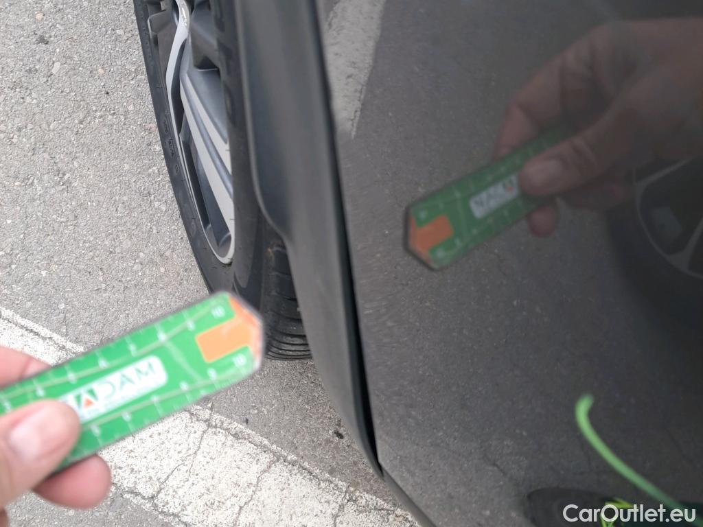  Peugeot  3008 PEUGEOT  Hybrid / 2020 / 5P / todoterreno 225 e-EAT8 Allure (AC2) #23