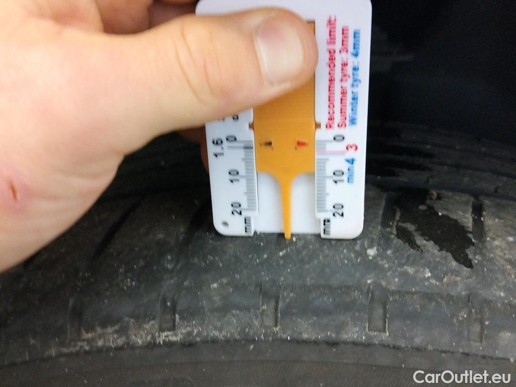  Bmw  X1 BMW  / 2019 / 5P / todoterreno sDrive18d #9