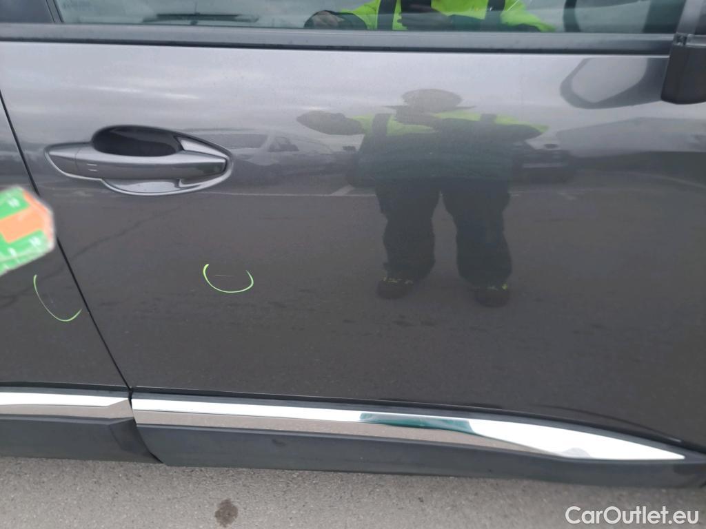  Peugeot  3008 PEUGEOT  Hybrid / 2020 / 5P / todoterreno 225 e-EAT8 Allure (AC2) #16