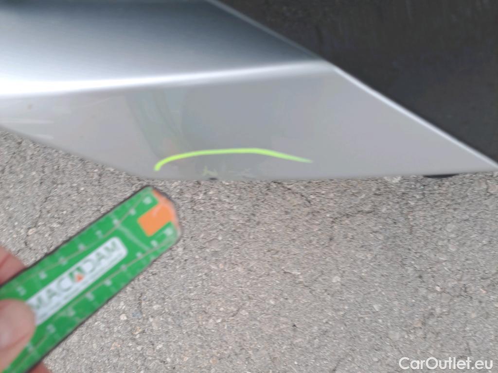  Peugeot  3008 PEUGEOT  Hybrid / 2020 / 5P / todoterreno 225 e-EAT8 Allure (AC2) #21