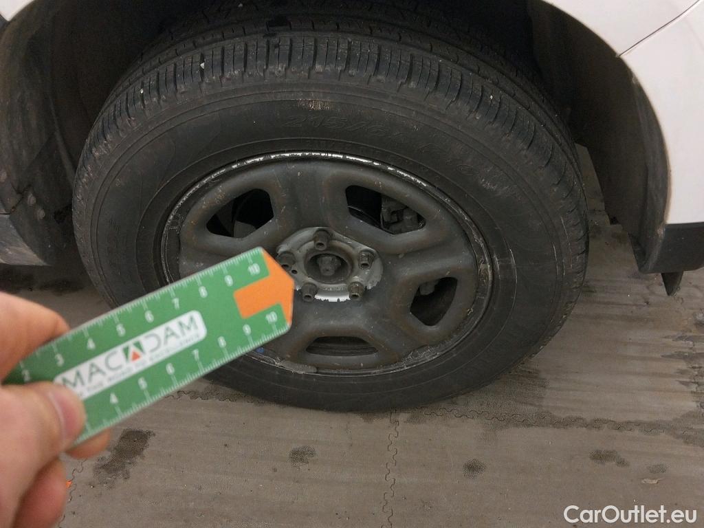  Dacia  Duster DACIA  / 2018 / 5P / todoterreno Essential Blue dCi 85kW (115CV) 4X4 #34