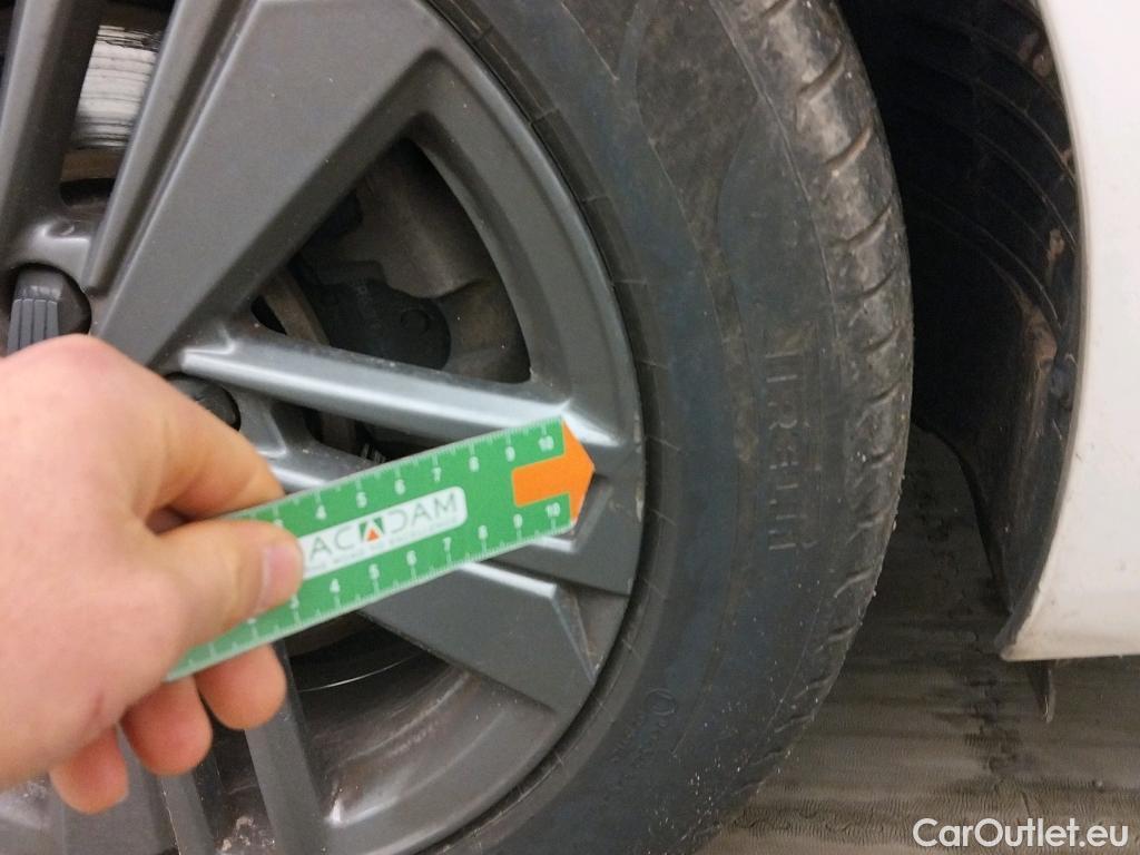  Peugeot  308  Active Pack 1.5 HDi 130CV AT8 E6d #23