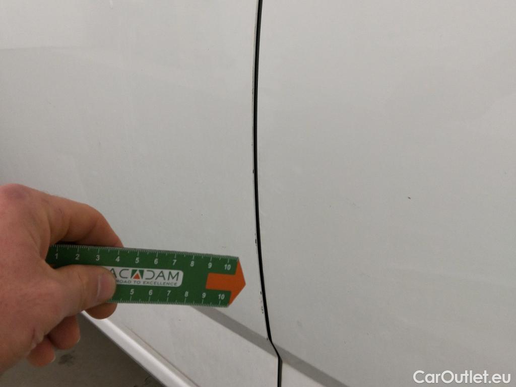  Peugeot  308  Active Pack 1.5 HDi 130CV AT8 E6d #15