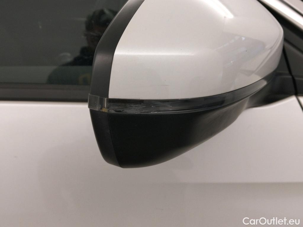  Peugeot  3008 PEUGEOT  / 2020 / 5P / todoterreno 1.5 BlueHDi 96kW (130CV) S&S Active Pack (AC4) #9