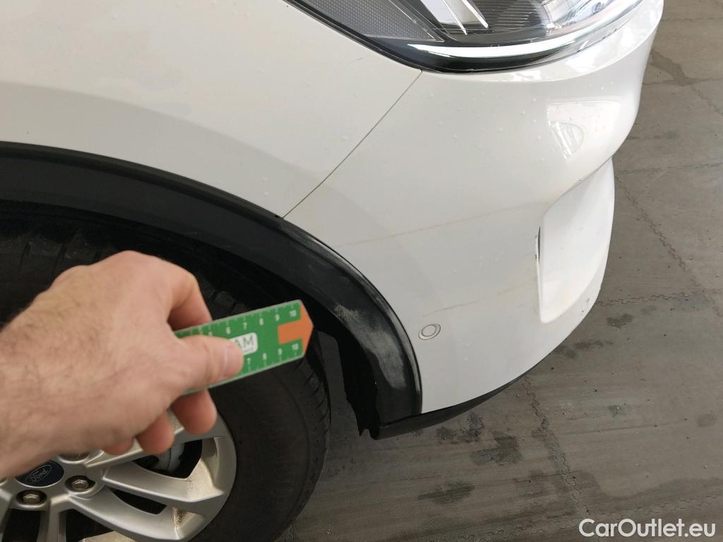  Ford  Kuga FORD  / 2019 / 5P / todoterreno Titanium 2.5 Duratec FHEV 140kW Auto #34