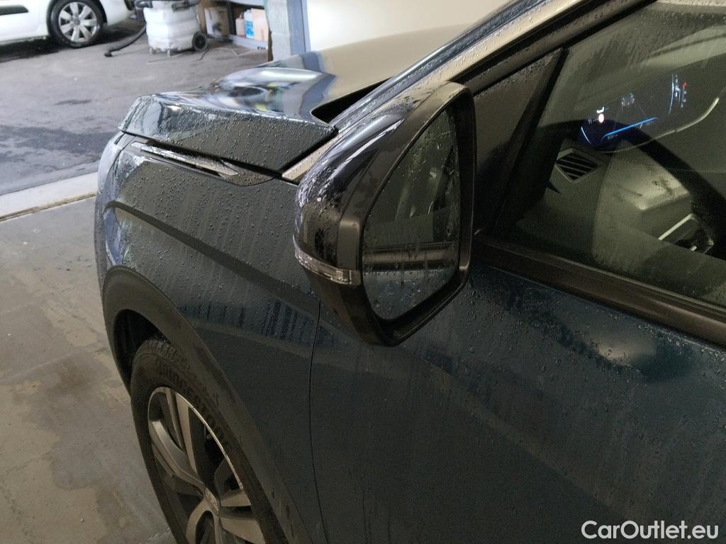  Peugeot  3008 PEUGEOT  / 2020 / 5P / todoterreno 1.5 BlueHDi 96kW S&S Allure Pack EAT8 #1