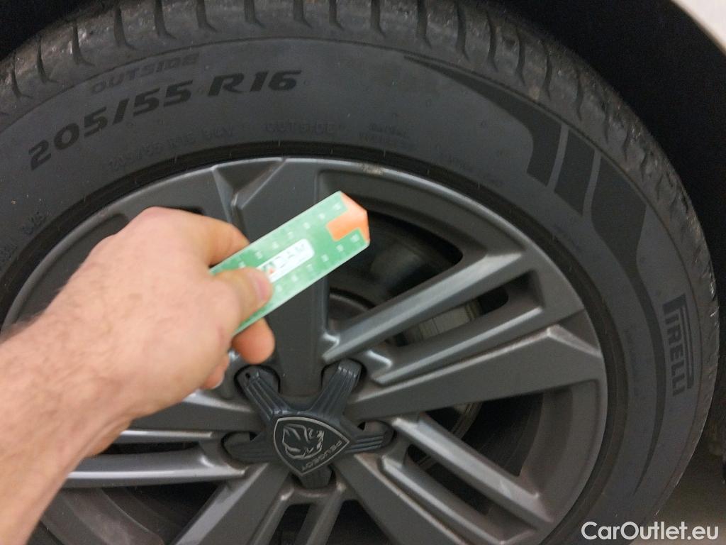  Peugeot  308  Active Pack 1.5 HDi 130CV AT8 E6d #21