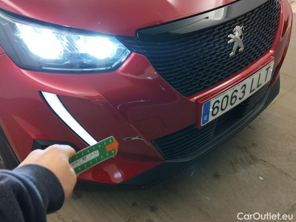  Peugeot  2008 PEUGEOT  / 2019 / 5P / todoterreno Active Pack BlueHDI 81kW (110CV) #8