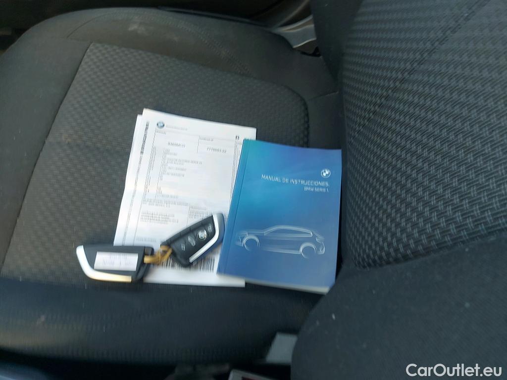  Bmw  Serie 1 BMW  / 2019 / 5P / berlina con portón 116d Corporate Auto. #11