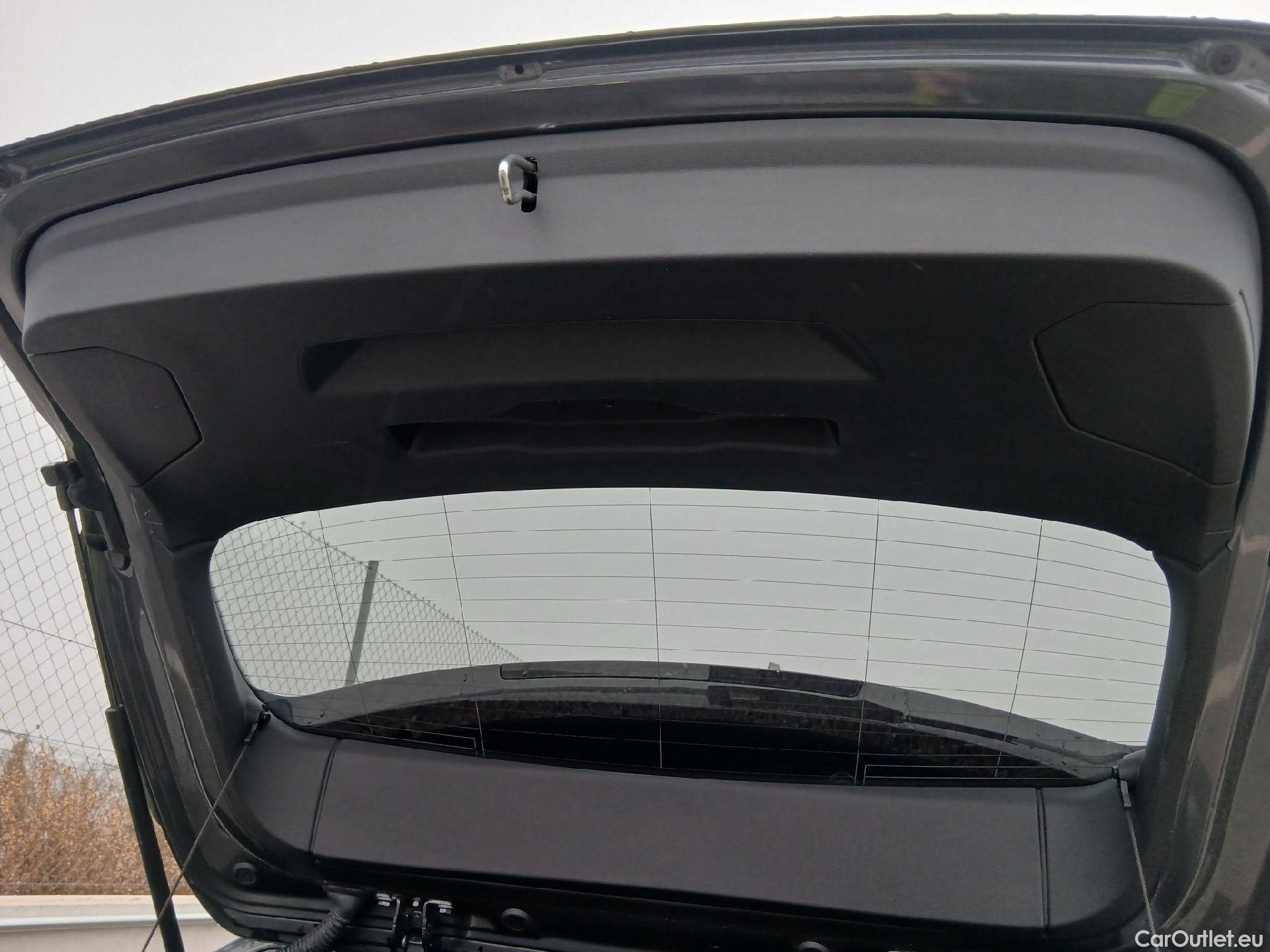  Bmw  Serie 1 BMW  / 2019 / 5P / berlina con portón 118i #36