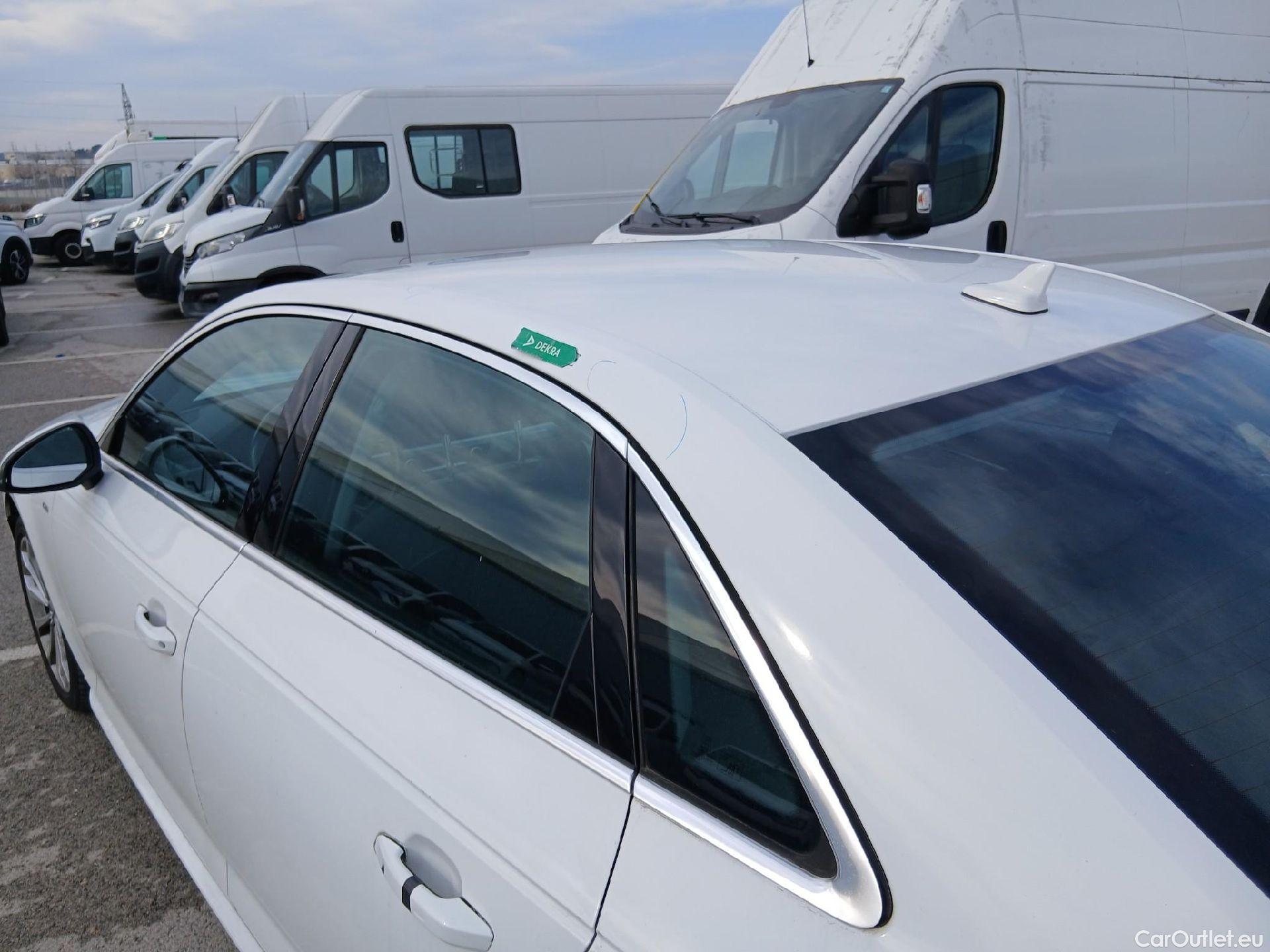  Audi  A4 AUDI  / 2015 / 4P / sedán S line ed 2.0 TDI 140kW quattro S tronic #15