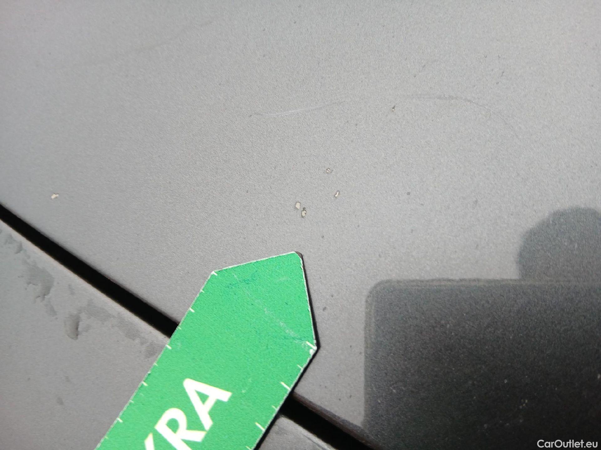  Bmw  Serie 1 BMW  / 2019 / 5P / berlina con portón 118i #6