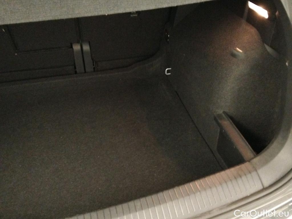  Volkswagen  Tiguan VOLKSWAGEN  / 2020 / 5P / todoterreno Life 2.0 TDI 110kW (150CV) DSG #2