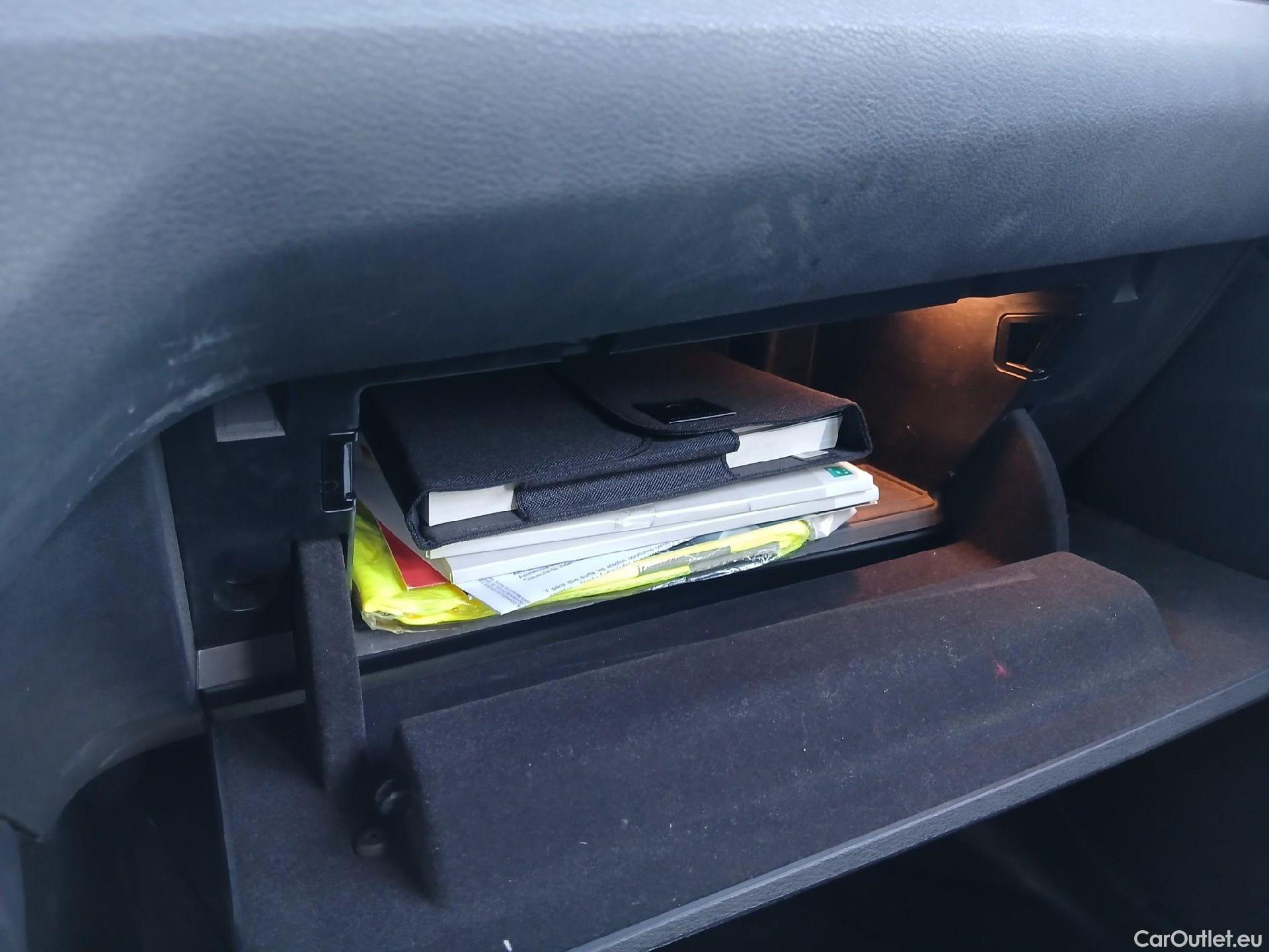  Bmw  X1 BMW  / 2015 / 5P / todoterreno sDrive16d Business #2