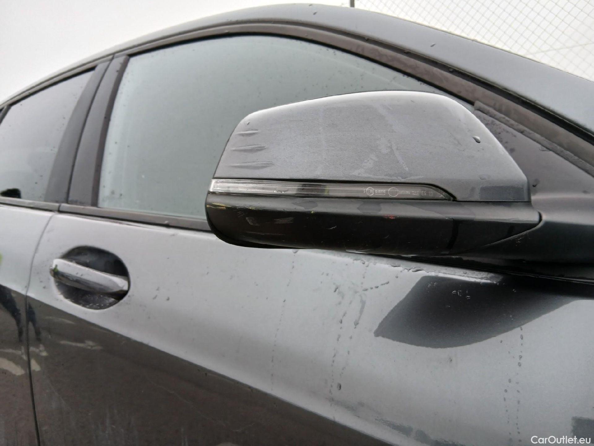  Bmw  Serie 1 BMW  / 2019 / 5P / berlina con portón 118i #33