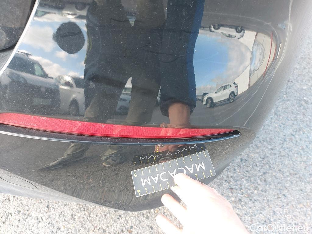  Bmw  Serie 1 BMW  / 2019 / 5P / berlina con portón 116d Corporate Auto. #17