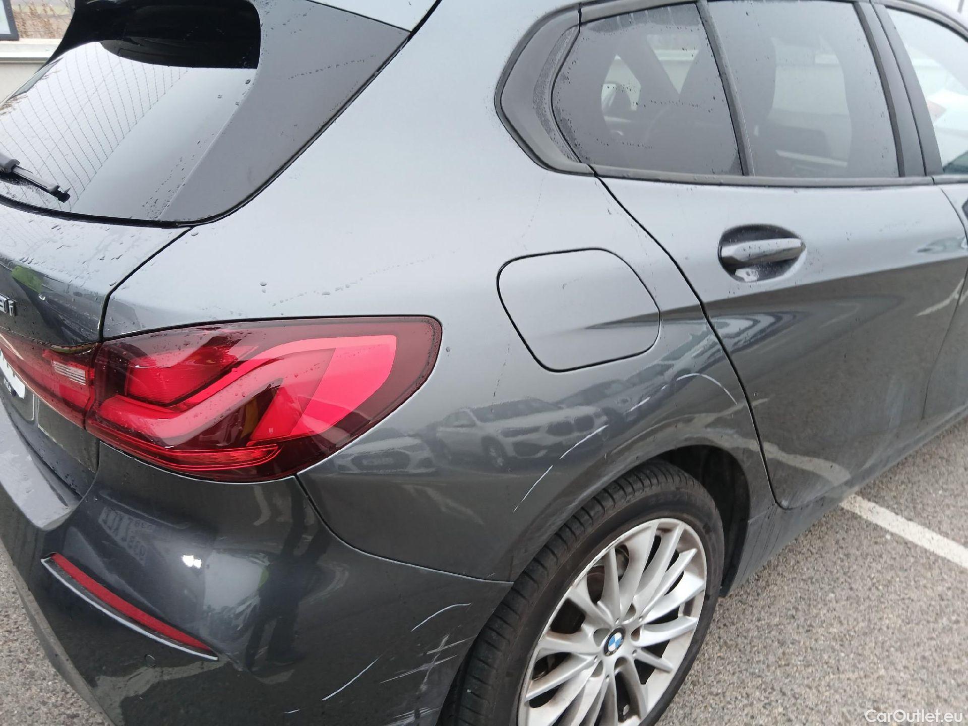  Bmw  Serie 1 BMW  / 2019 / 5P / berlina con portón 118i #25