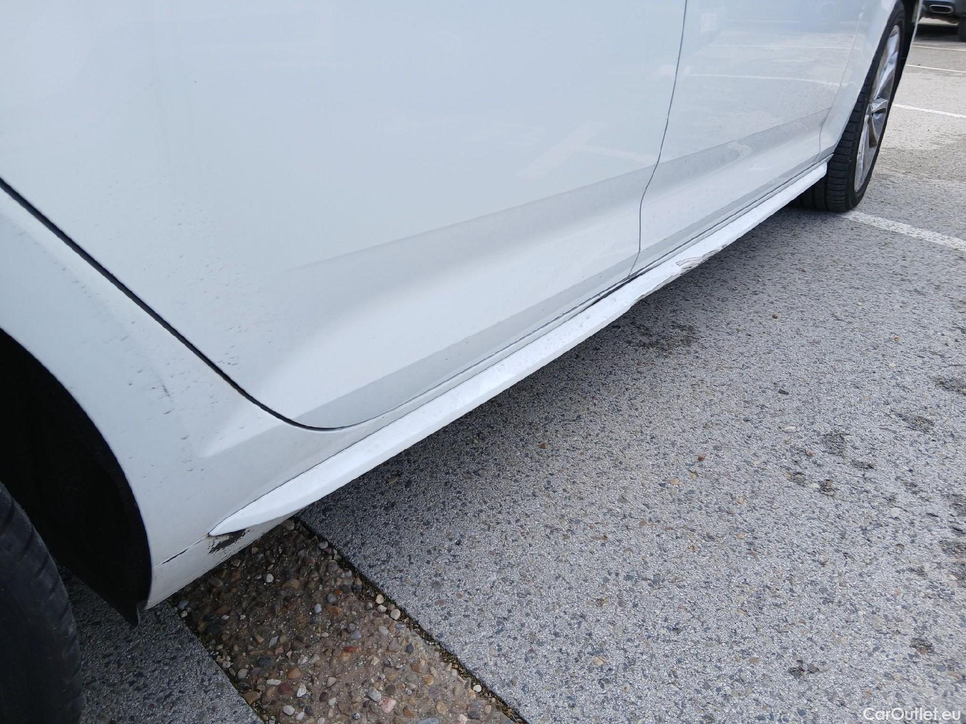  Audi  A4 AUDI  / 2015 / 4P / sedán S line ed 2.0 TDI 140kW quattro S tronic #33