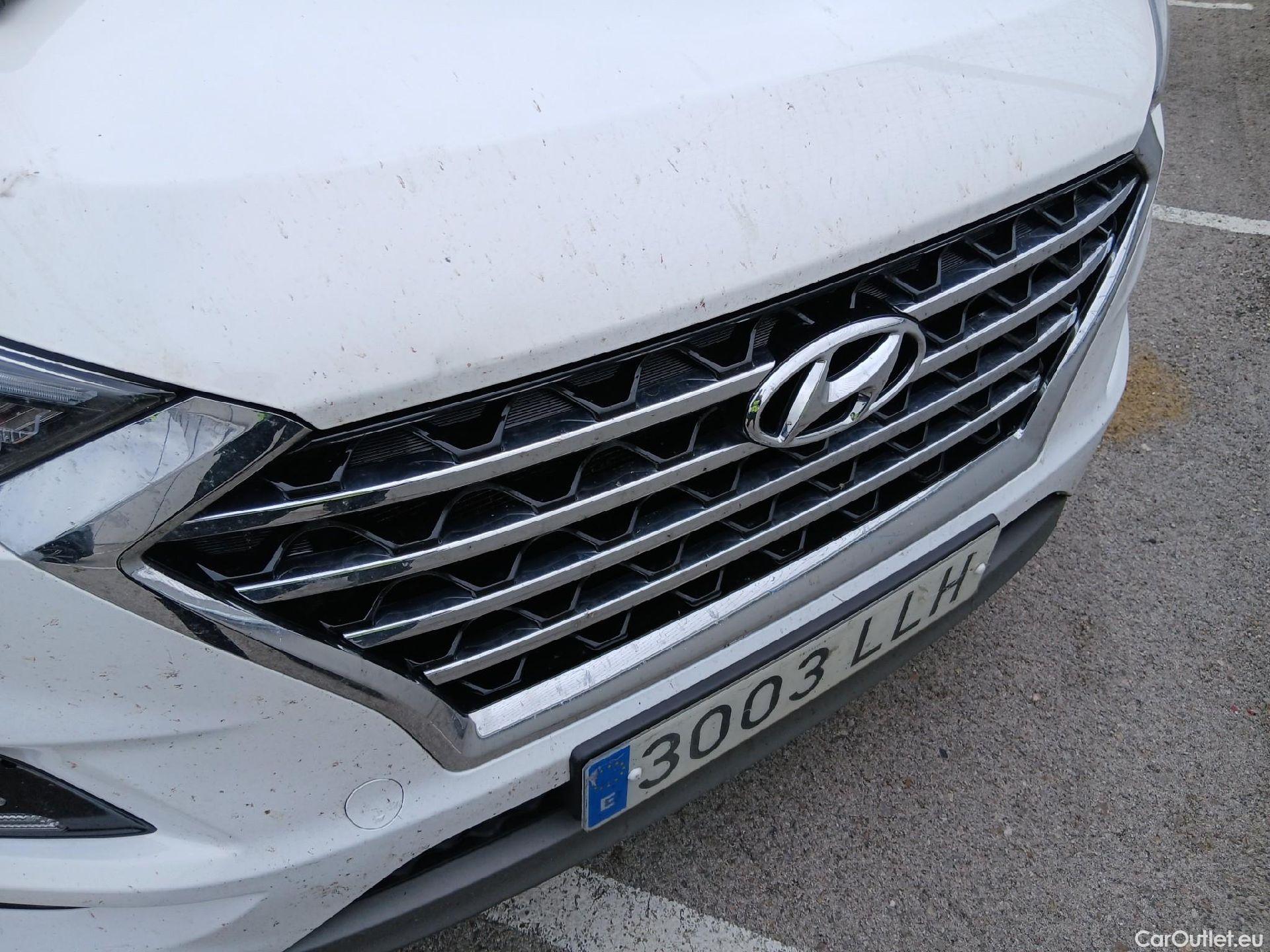  Hyundai  Tucson HYUNDAI  / 2018 / 5P / todoterreno 1.6 CRDI 85kW (116CV) 48V SLE 4X2(SP)(SL) #8