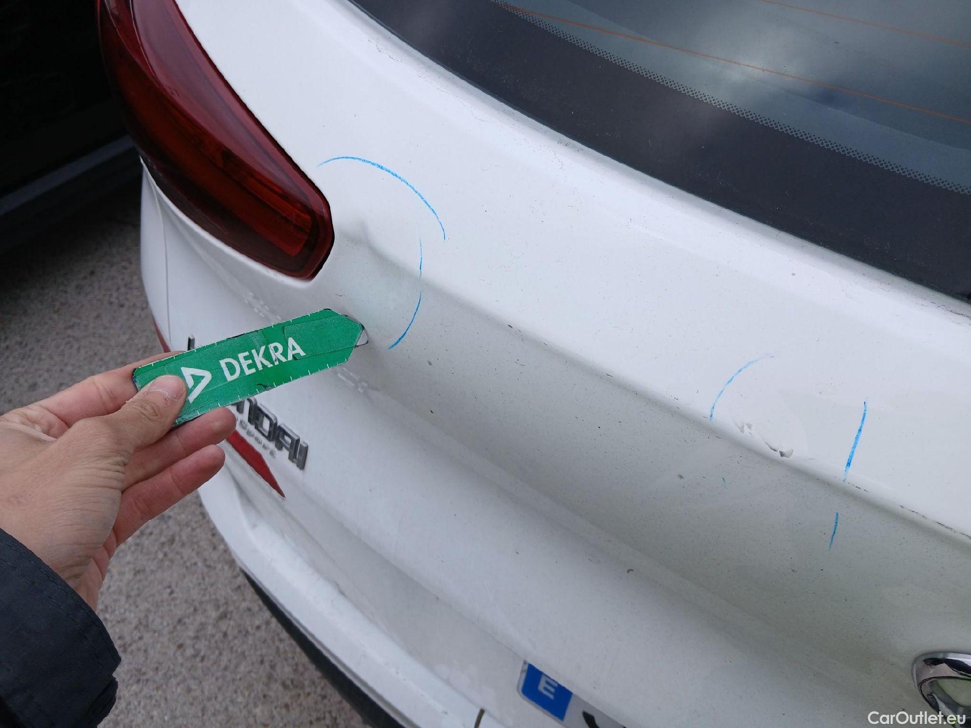  Hyundai  Tucson HYUNDAI  / 2018 / 5P / todoterreno 1.6 CRDI 85kW (116CV) 48V SLE 4X2(SP)(SL) #24