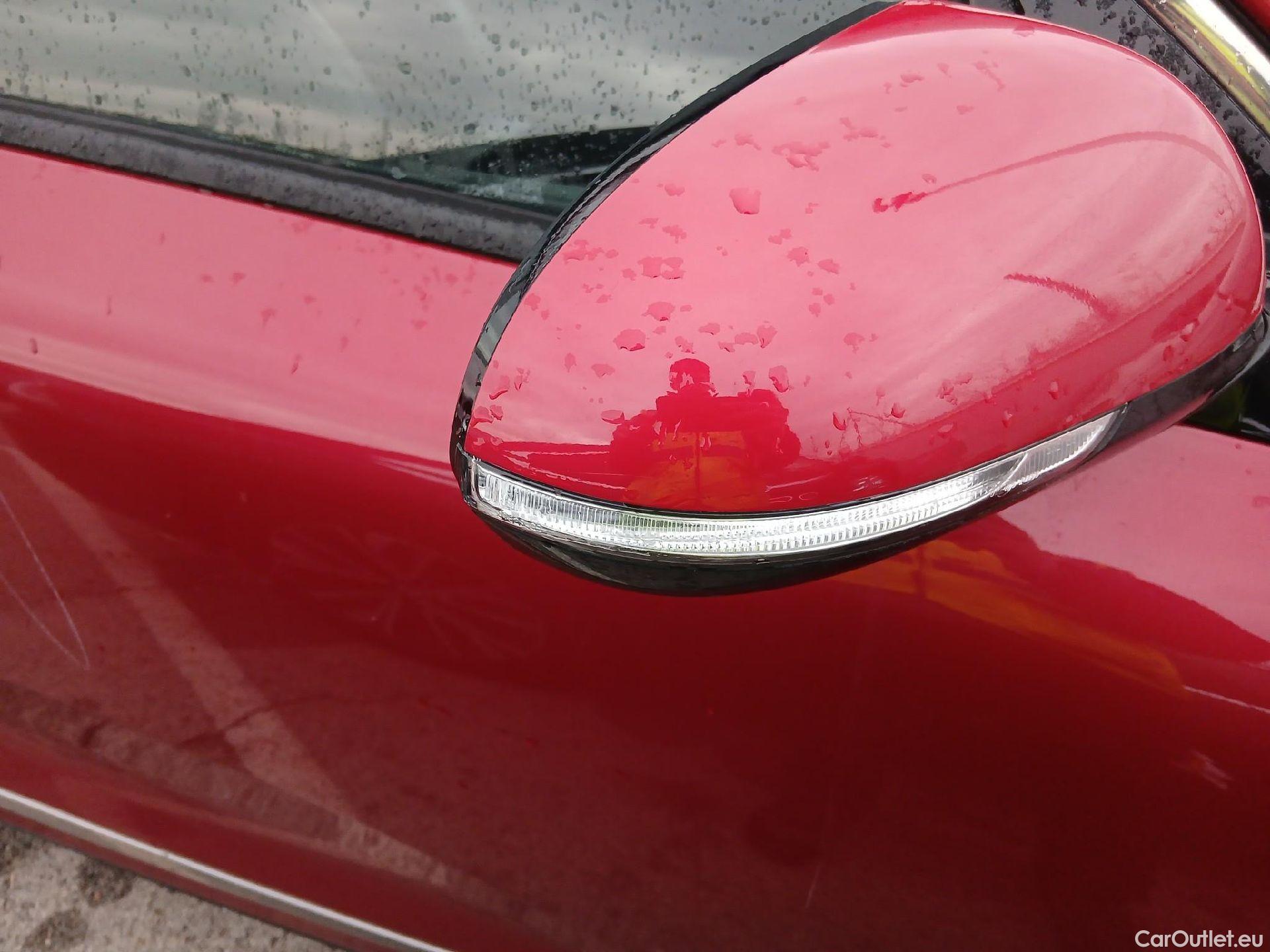  KIA  Niro KIA  / 2019 / 5P / crossover 1.6 GDi PHEV 104kW (141CV) Drive #38